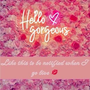 Like this listing to be notified when I go live! Come hang out and shop 💖